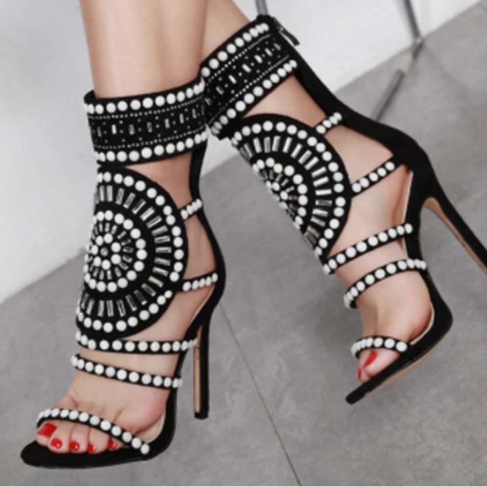 Ego. Size 7 heels. Black